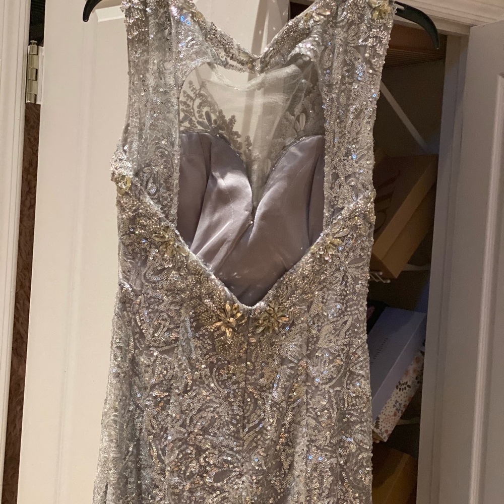 Dress - Picture 4 of 8